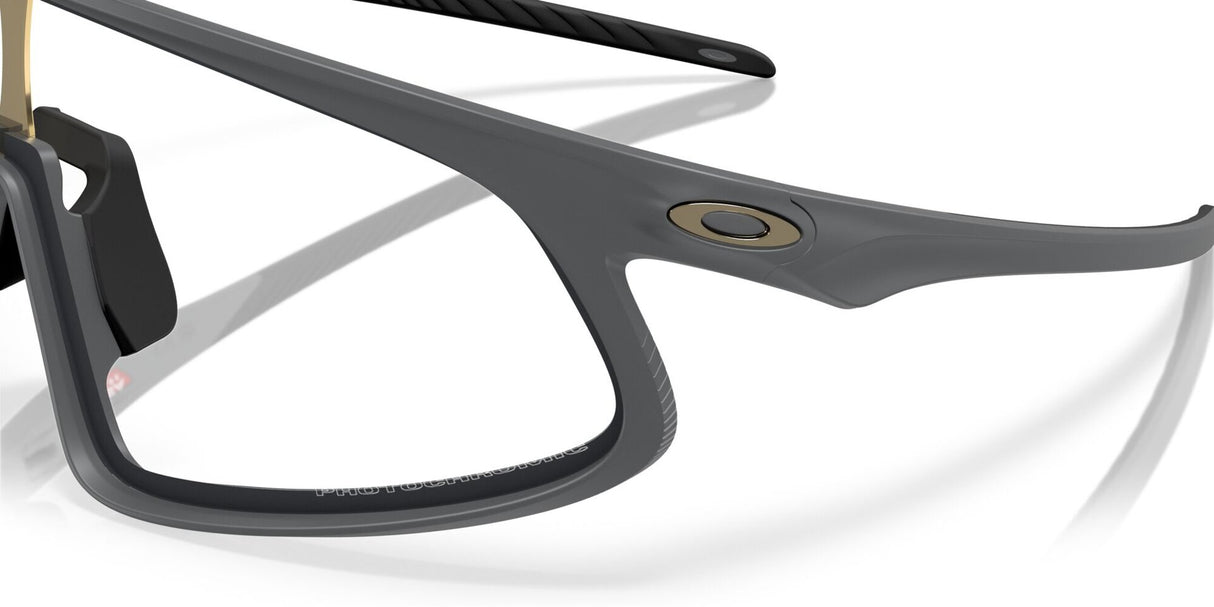 Oakley<br>Rslv