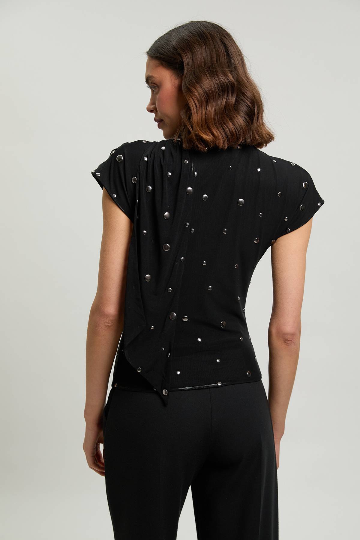 KarenMillen Haut En Jersey À Col Bénitier Avec Détails Cloutés
