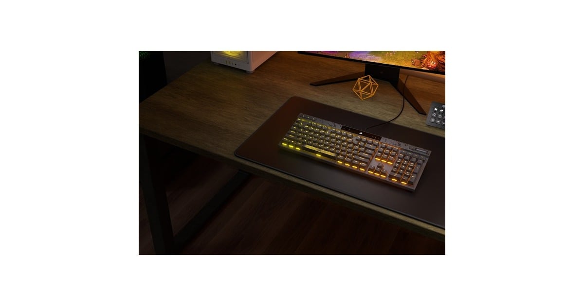CorsairK70 MAX RGB, gaming toetsenbord  (Zwart, US lay-out, Corsair MGX, RGB leds, PBT double-shot)