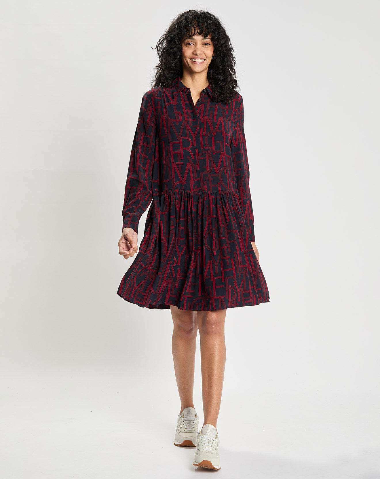 Tommy Hilfiger Robe Fluide imprimée rouge//bleu marine