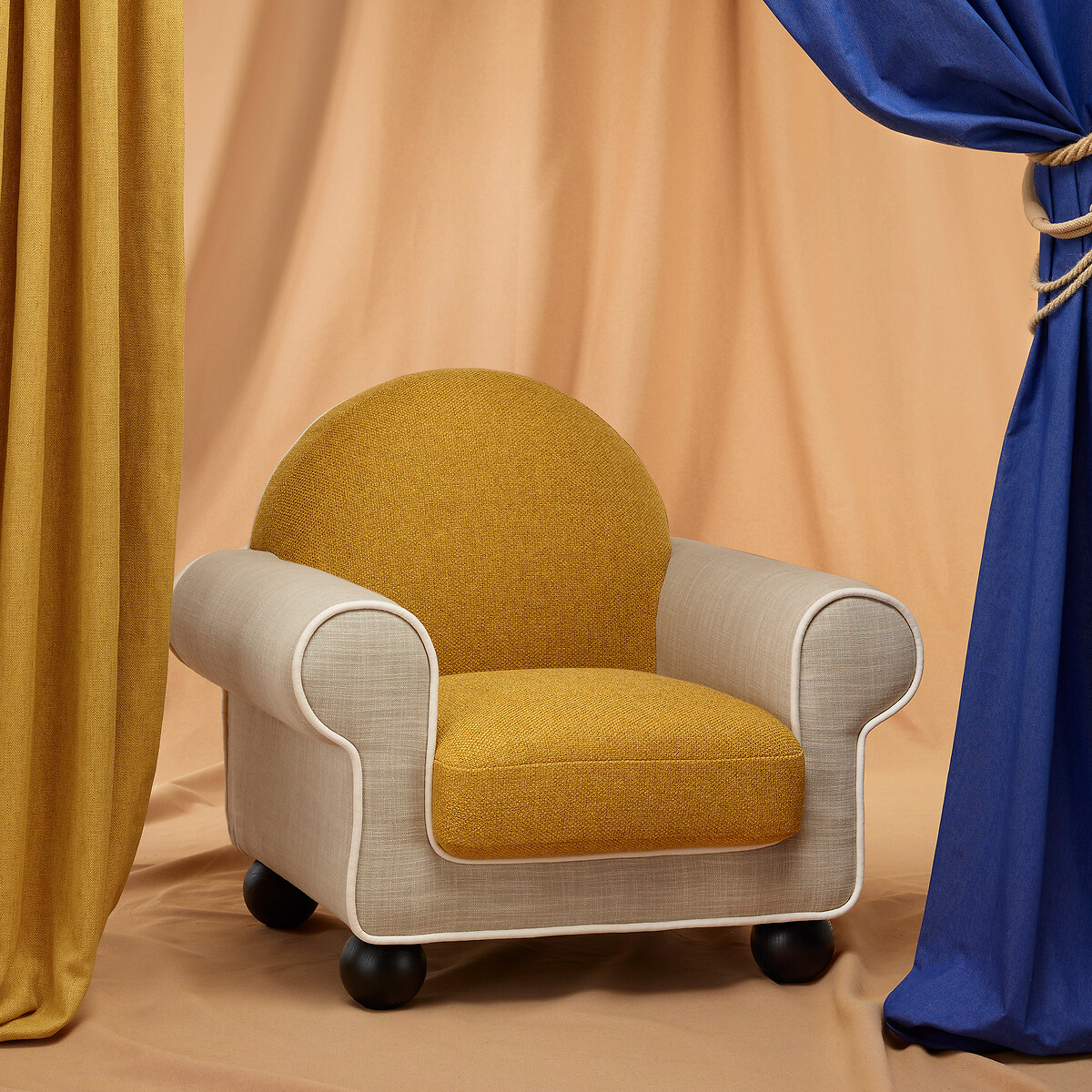 MAMA SHELTER X LA REDOUTE INTERIEURS<br>Poltrona em dois tecidos, Super Club
