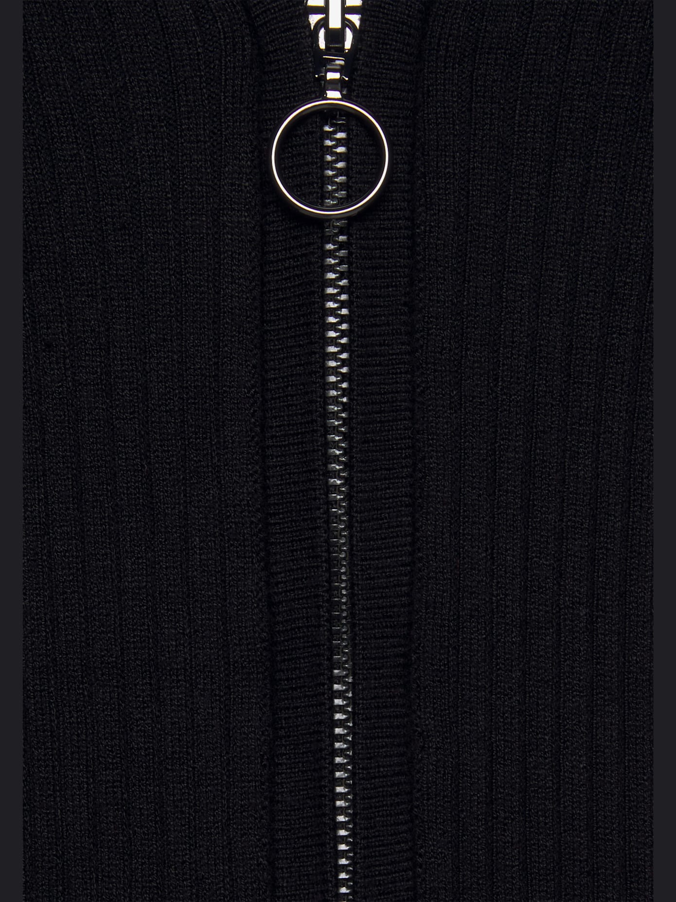 Veste courte en tricot à structure côtelée
