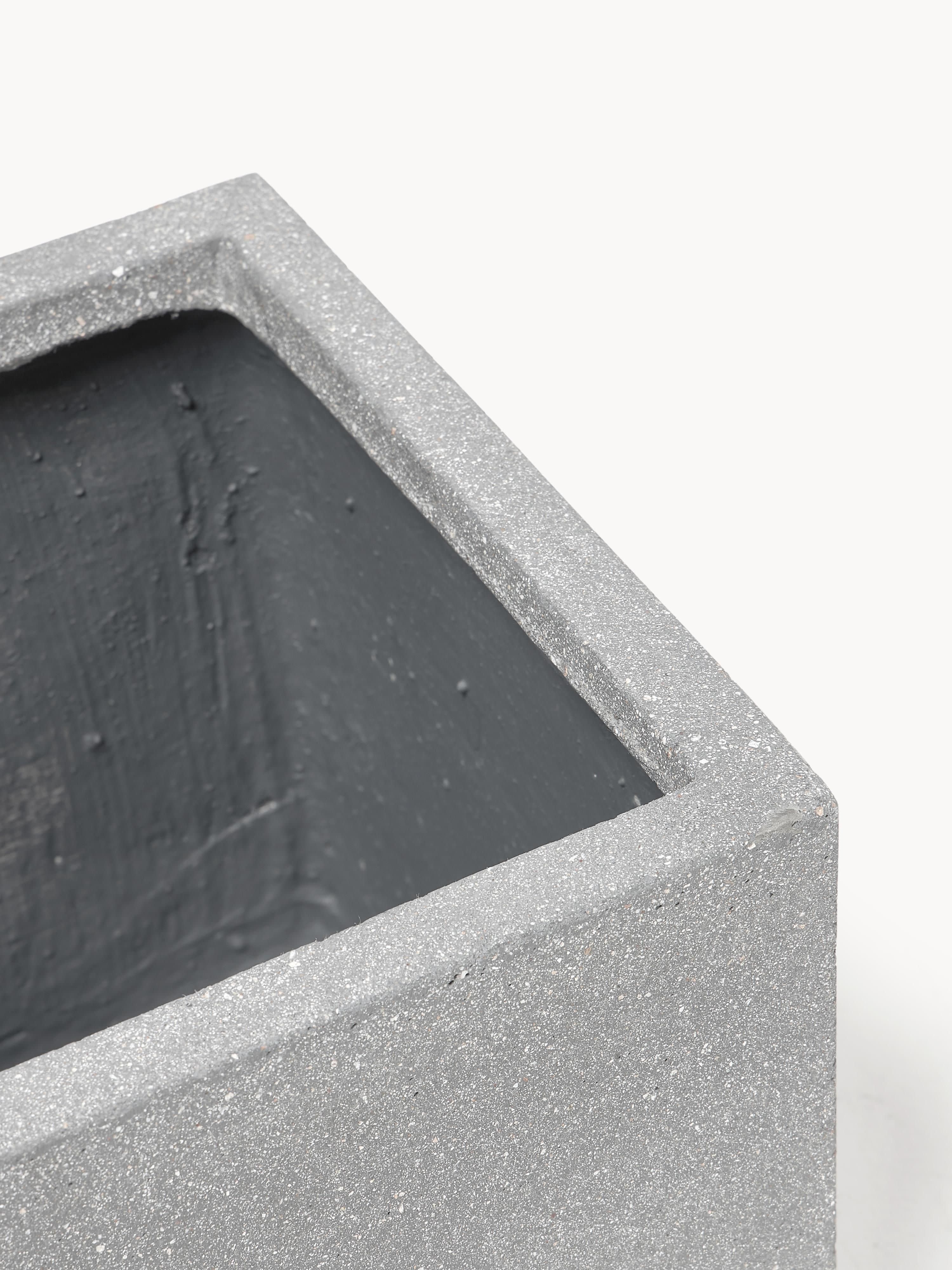 Outdoor plantenpot Tuscany van beton, H 30 cm