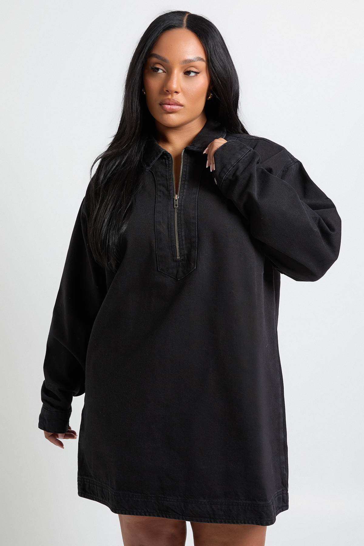 boohoo Robe shift zippée en denim Plus
