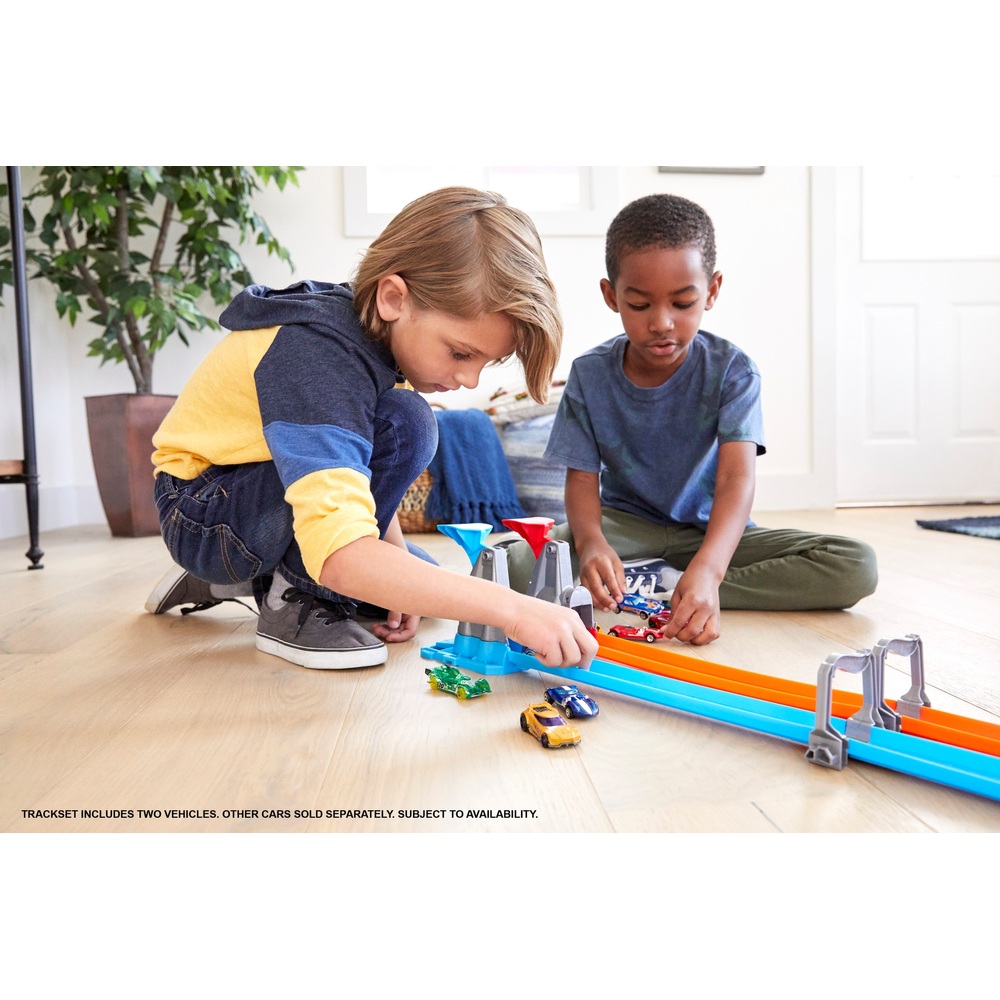 Hot Wheels Double Loop Dash Rennstrecken-Set & 2 Diecast-Spielzeugautos