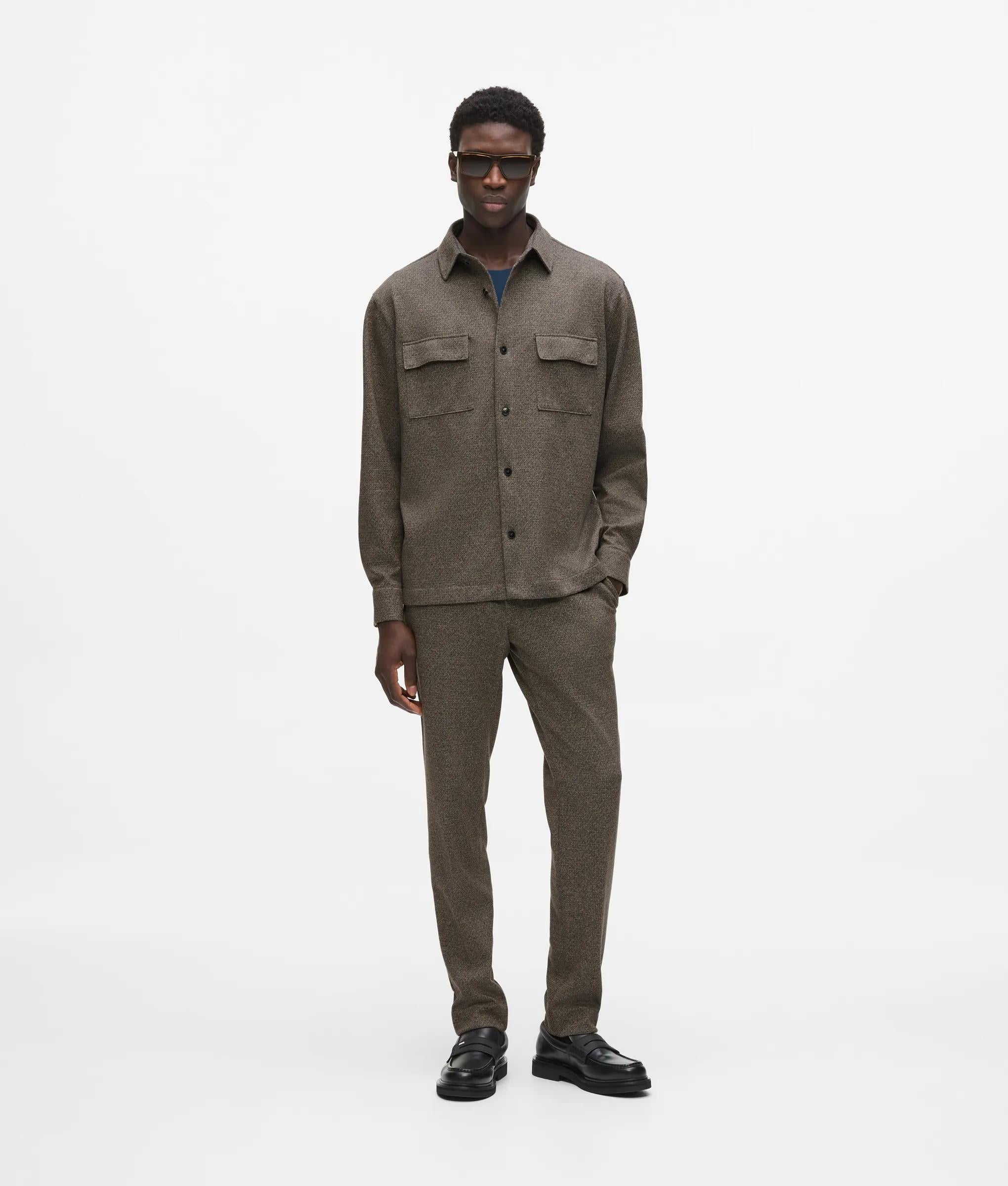 Op maat gemaakte broek met een slim-fit pasvorm