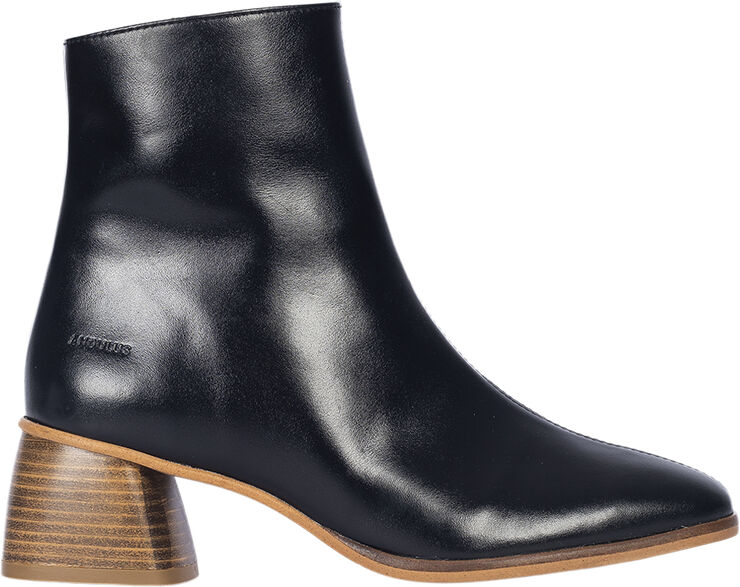 ANGULUS Støvlet med skulpturel træhæl 1604/001 black/black