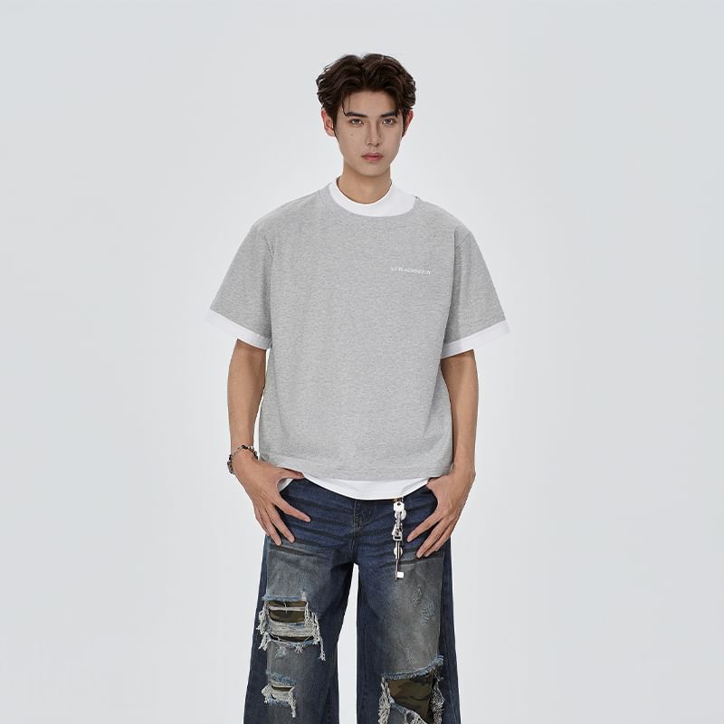 VEAZ - T-shirt met korte mouwen, ronde hals en contrasterende rand met letters