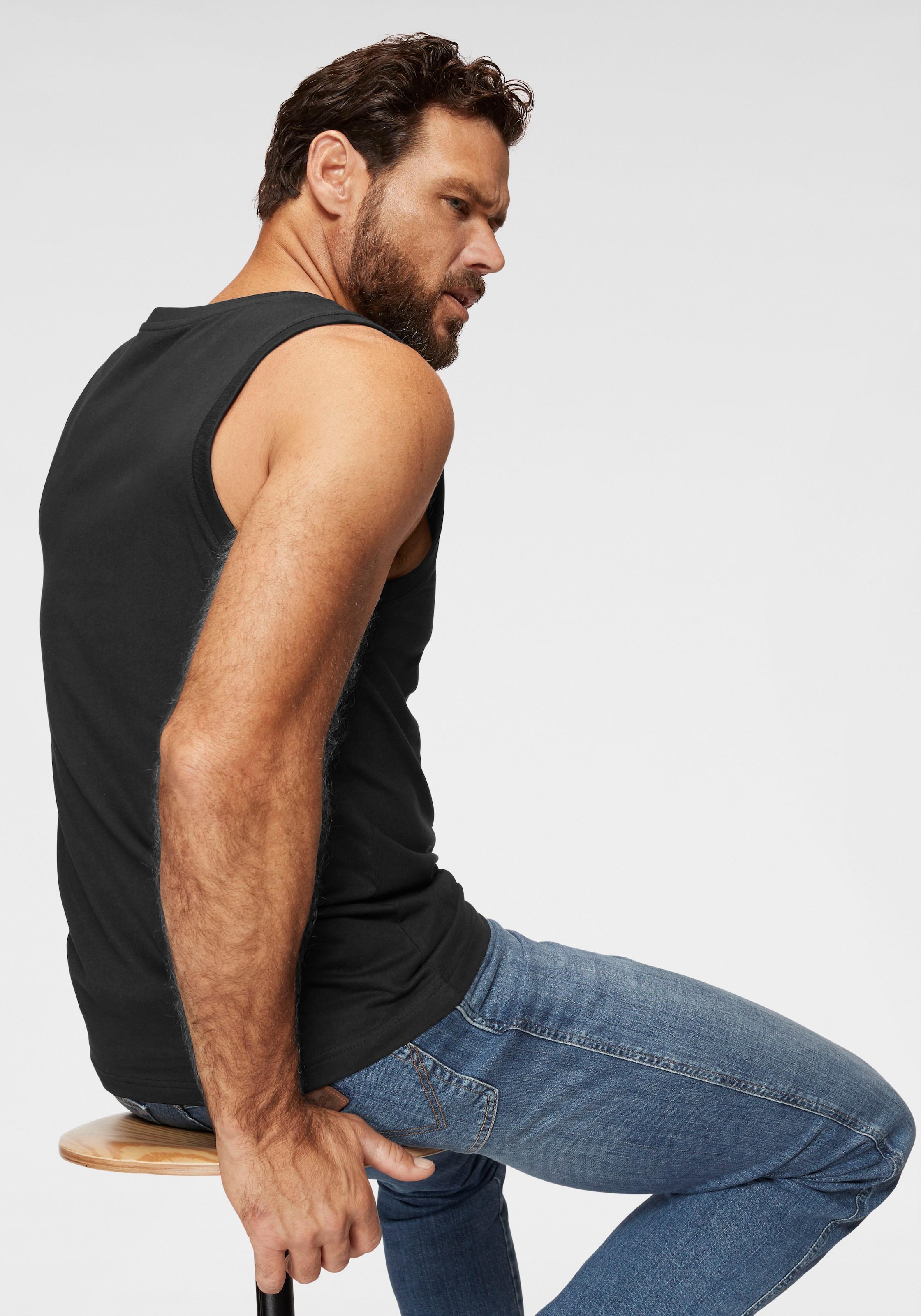 Man's World Muscleshirt , schmal geschnitten,  Rundhalsausschnitt,  aus 100% Baumwolle