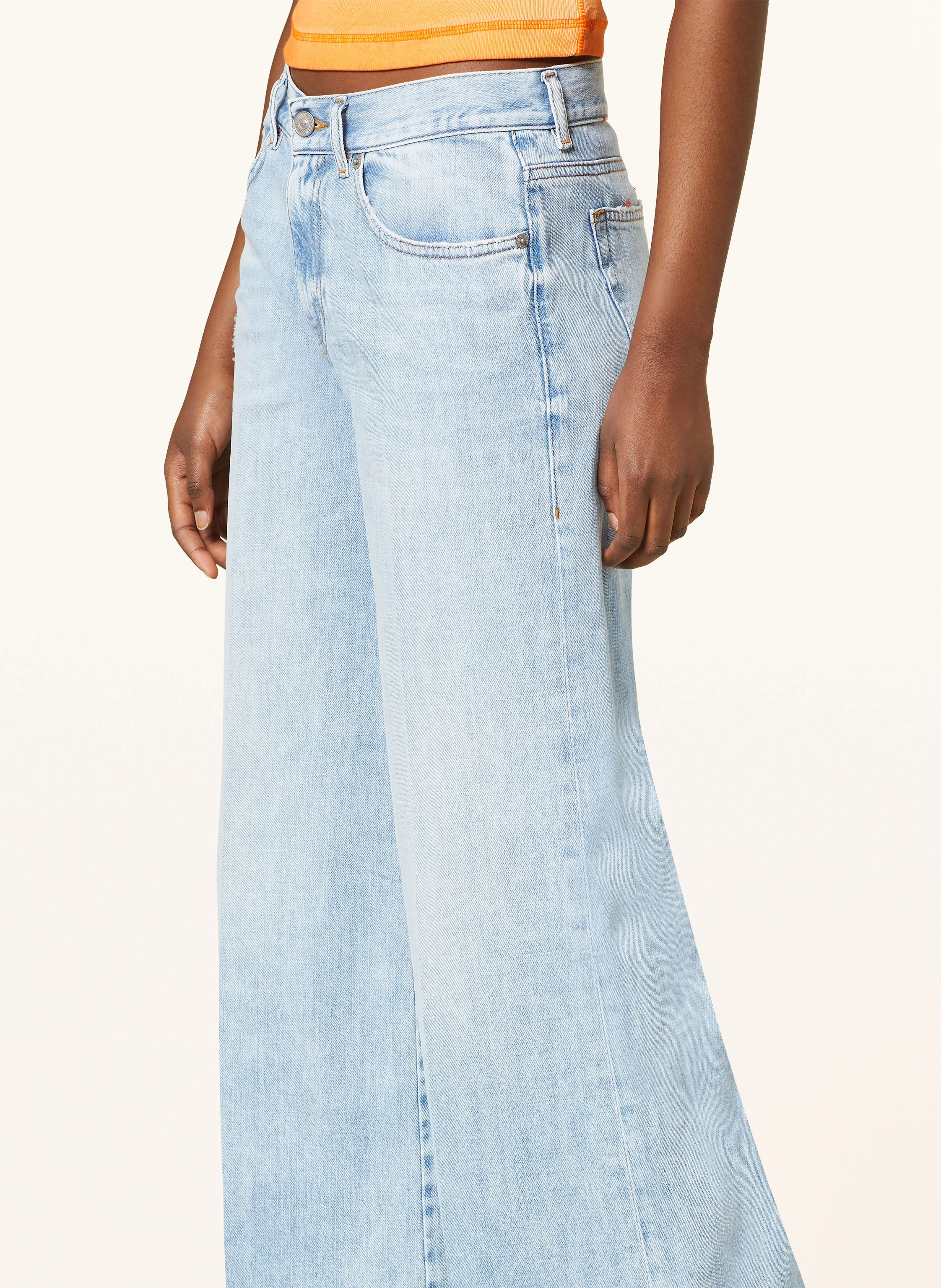 DIESEL Flared Jeans 1978 D-AKEMI
