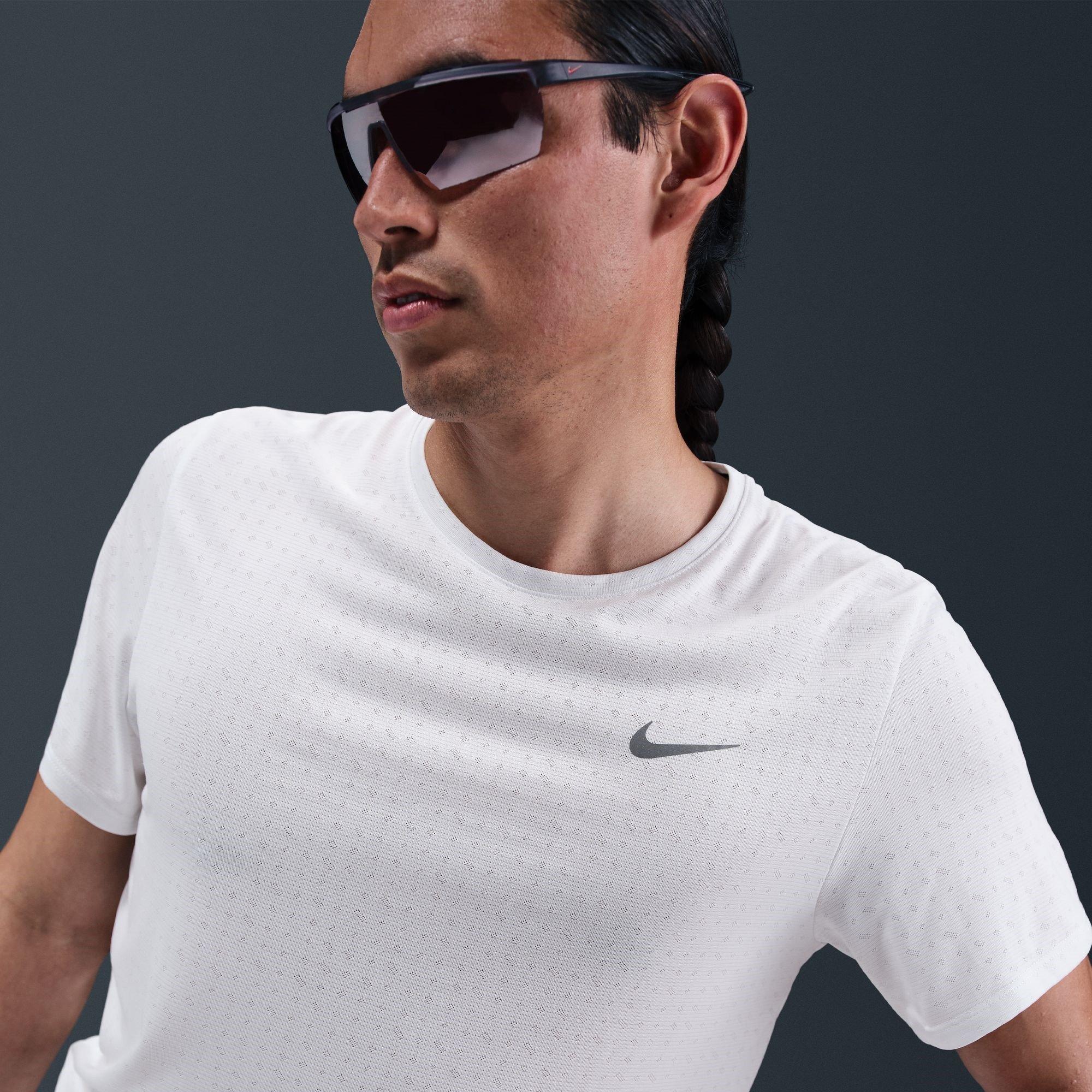 Nike Breathe Miler Sn53