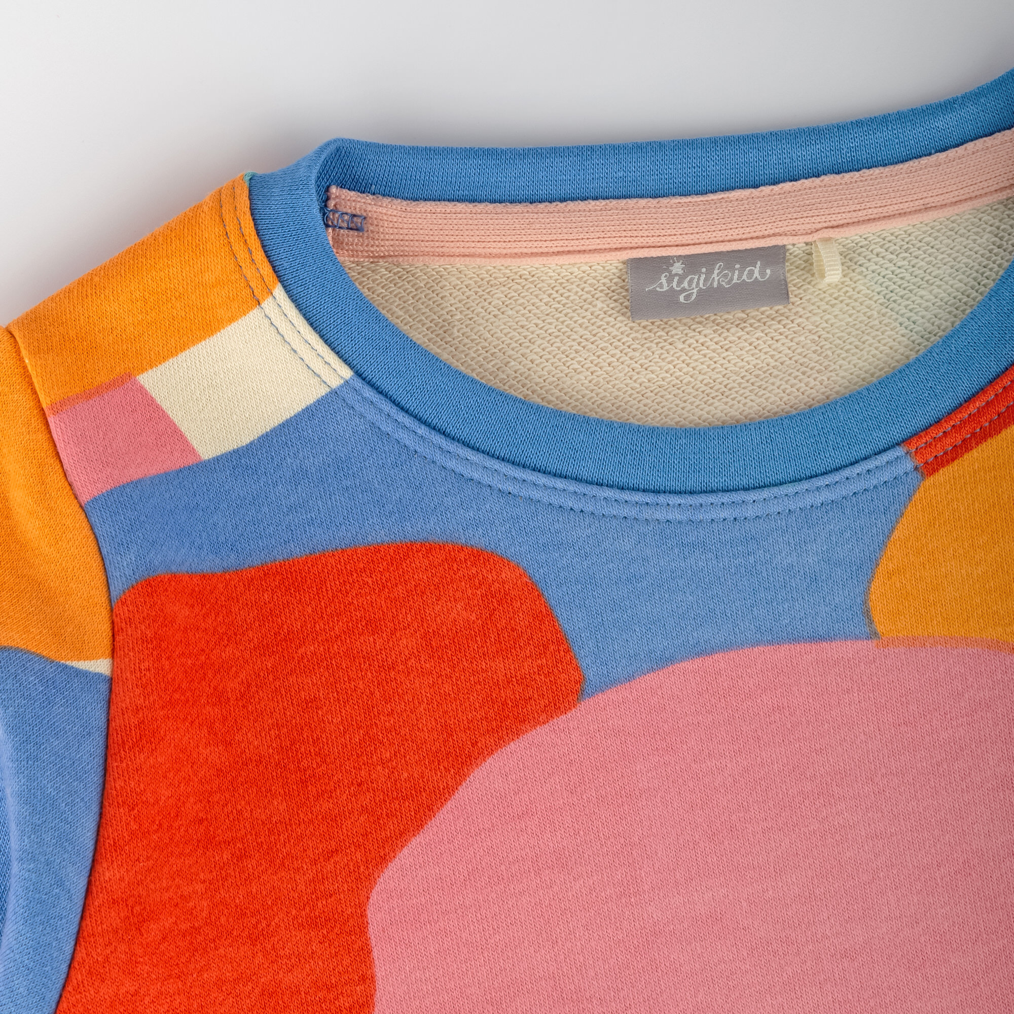 Sweatshirt M - SKATING FLAMINGO PATTERN in bunt