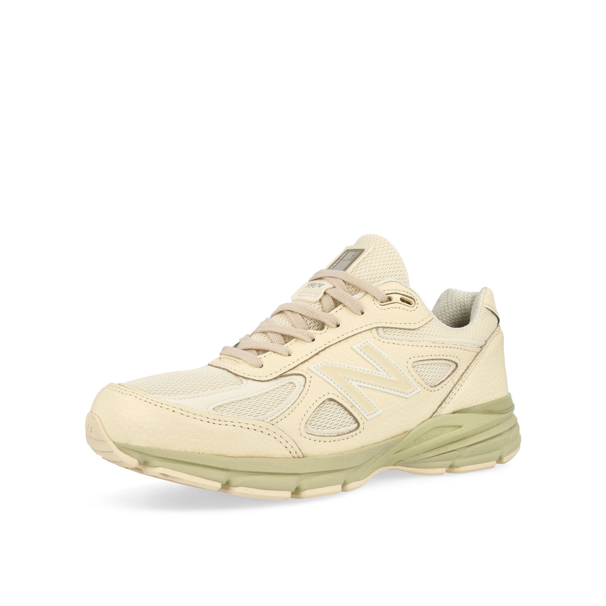 New Balance<br>U990BO4