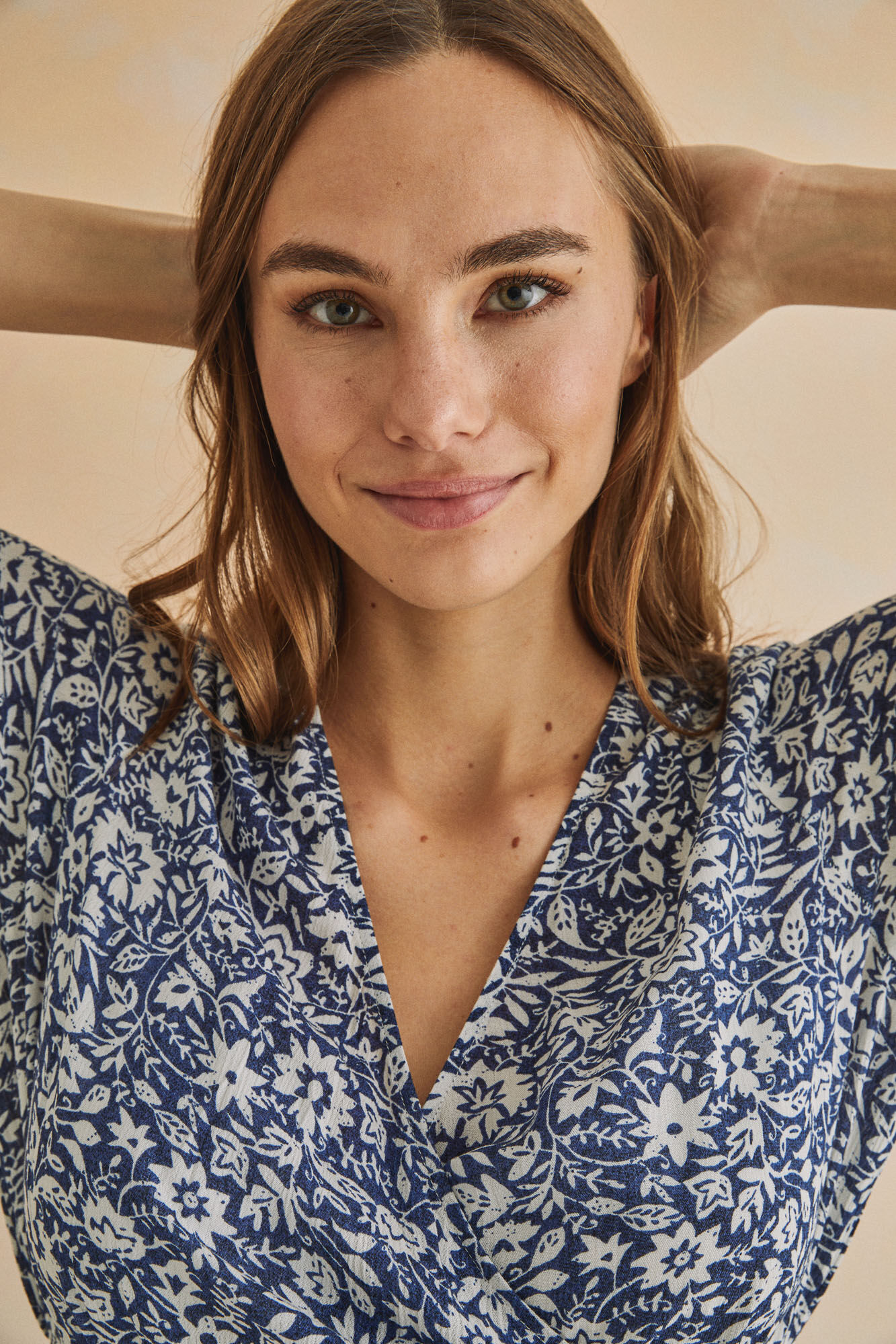 Vestido midi azul estampado com babados - Estampado