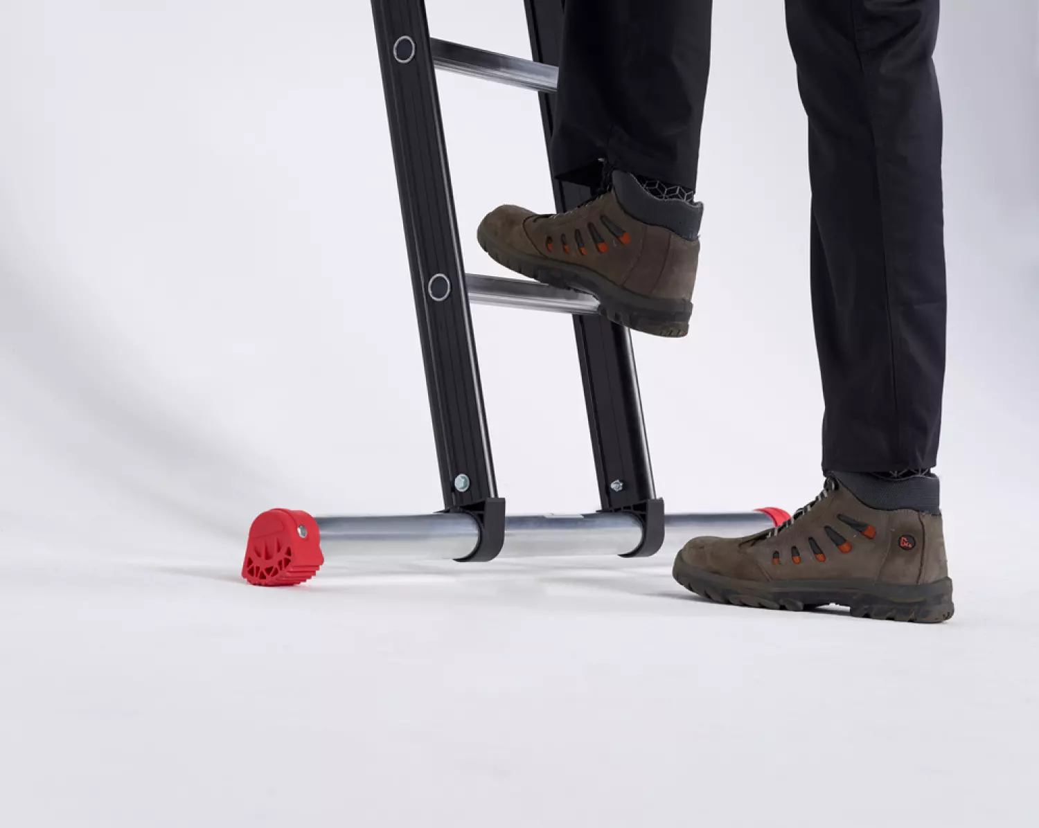 Altrex Nevada NZER 1047 Ladder - Enkel - Aluminium gecoat - 16 treden - max. werkhoogte 5.60 m.