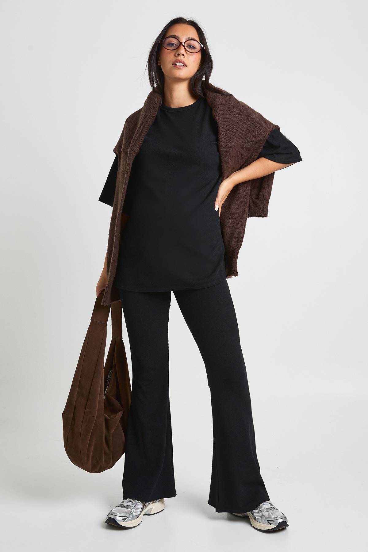 boohoo T-shirt oversize de maternité à fente latérale et pantalon évasé