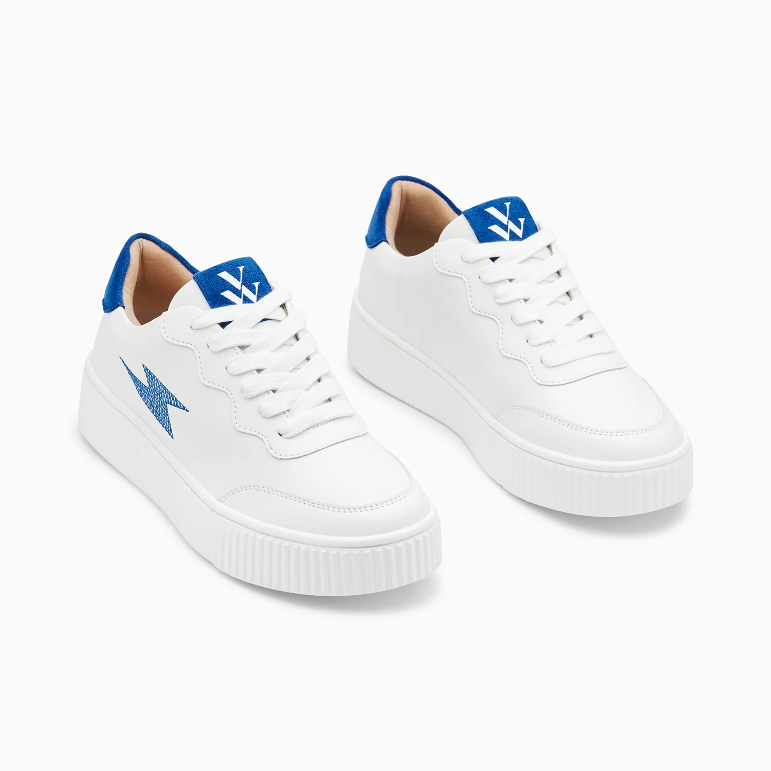 Sneakers-Baskets éclair Carolane blanc et bleu à lacets