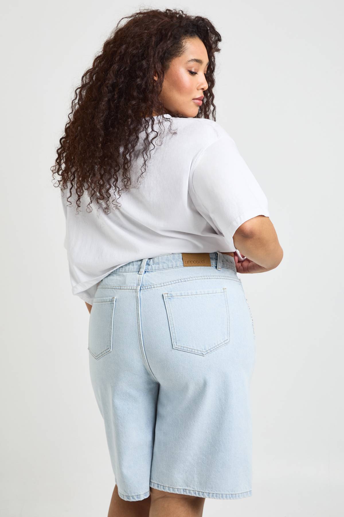 boohoo Short Bermuda En Jean Brodé Grande Taille