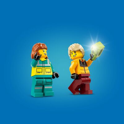 LEGO City 60403 Ambulanse og snøbrettkjører