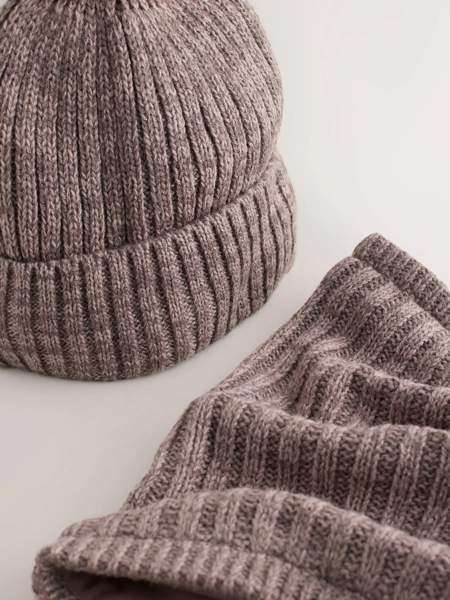 Mokkabruin - Pom Beanie Hat & Snood Set 2 Piece (1-16yrs)