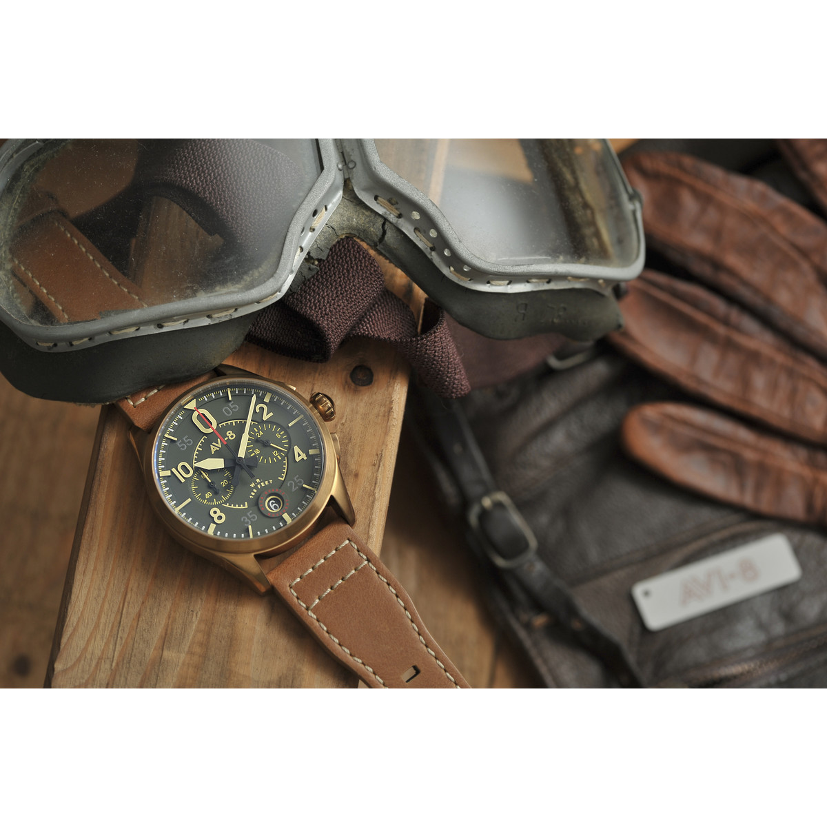 Montre AVI 8 Spitfire homme acier doré bracelet cuir caramel