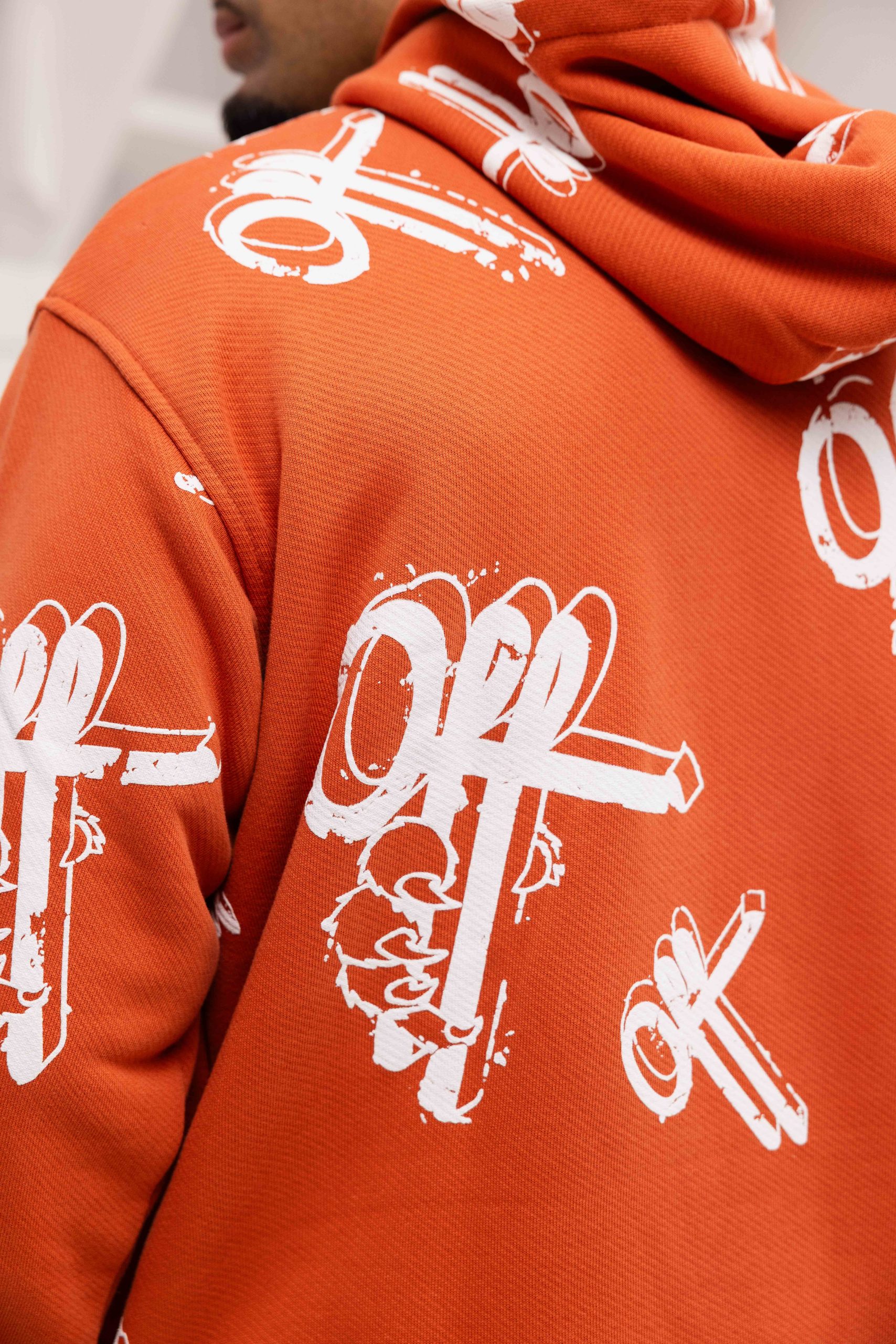 Off The Pitch Off-Mark Hoodie Heren Oranje/Wit