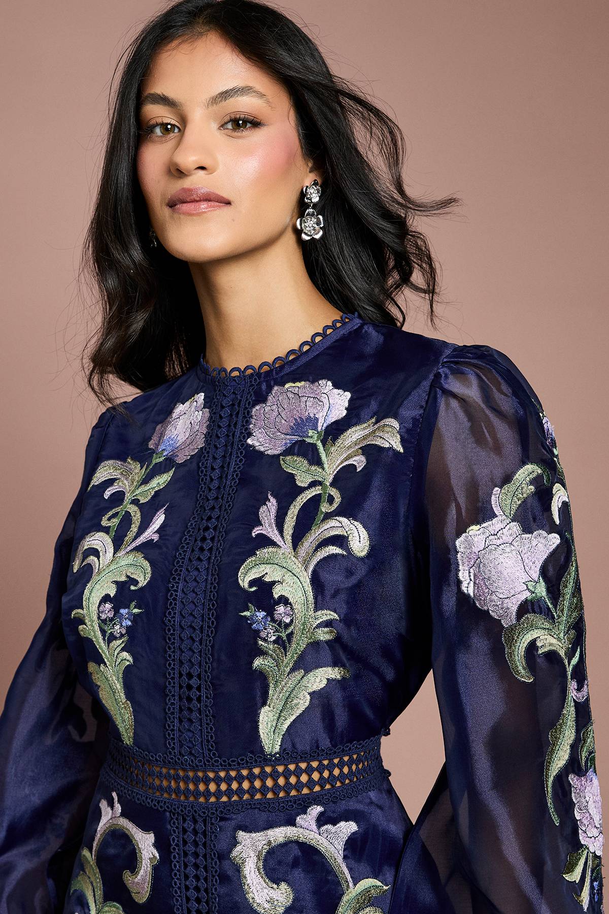 Coast Robe Midi Petite À Manches Bouffantes Brodée