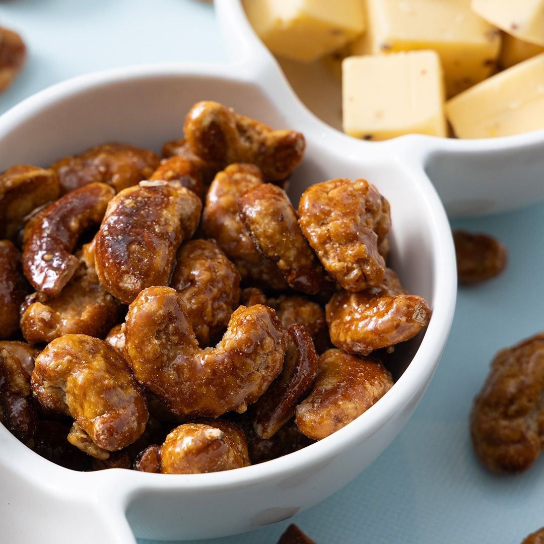 Cashewnoten gekarameliseerd