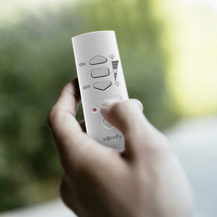 Télécommande blanche 5 canaux RTS pour prises et douilles Somfy 2401367