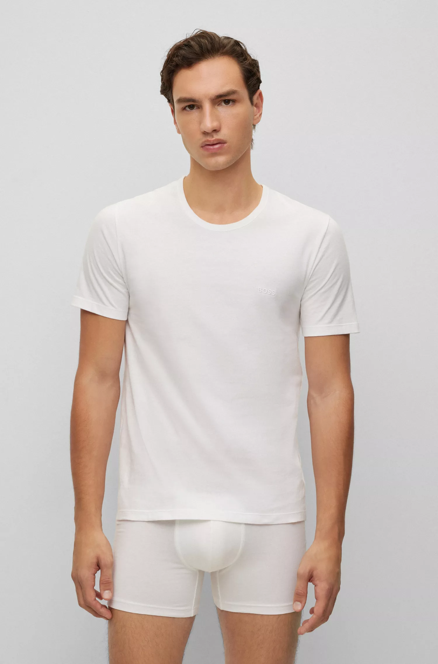 BOSS Black - Pacote com três camisetas de algodão com logo da marca.