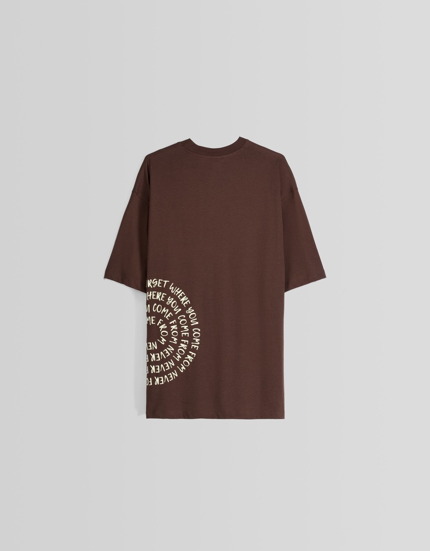 Camiseta de manga curta com estampa e modelagem quadrada