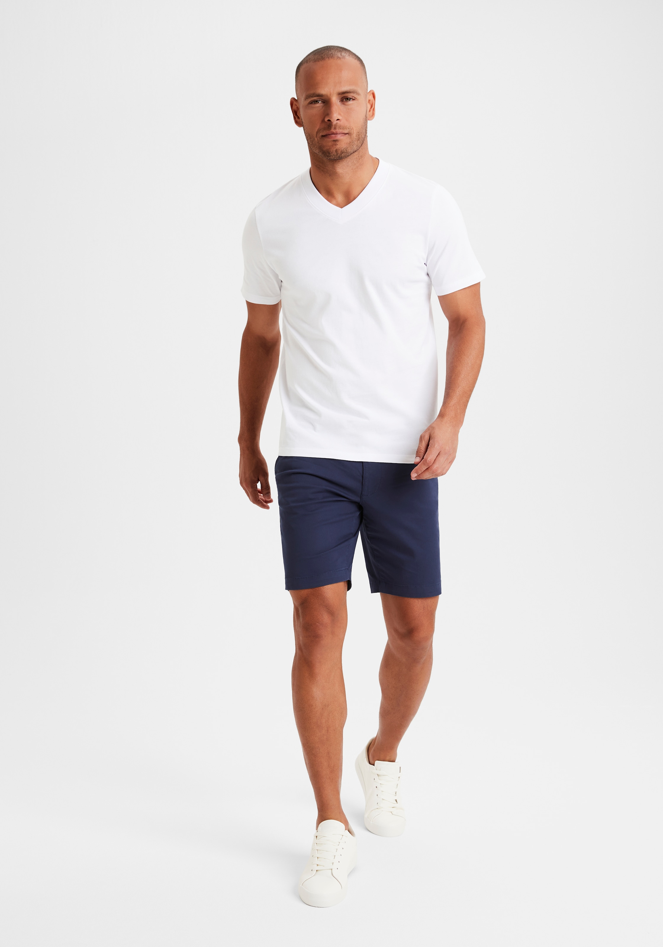 KangaROOS T-Shirt »Regular Fit,«, Freizeitshirt mit Kurzarm, V-Ausschnitt aus reine Baumwolle
