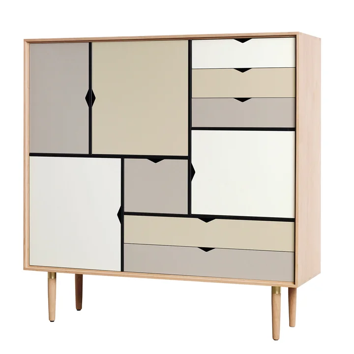 Andersen Furniture - S3 Kommode, Eiche geölt/ Fronten silver (silber weiss), doeskin (beige), iron (metallgrau)