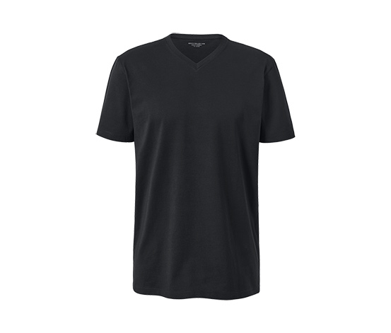 2 T-Shirts