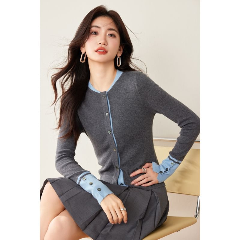 EFO - Mock tweedelig vest met ronde hals, contrasterende bies en knoopjes