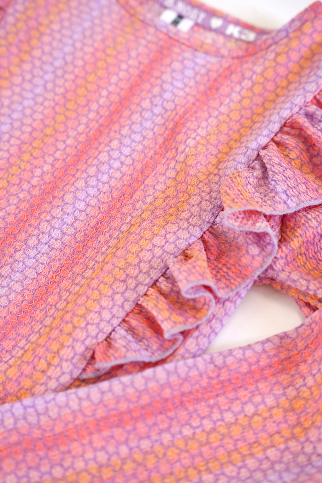 B.Nosy K3 jurk Doutzen met all over print en ruches roze/perzik/lila