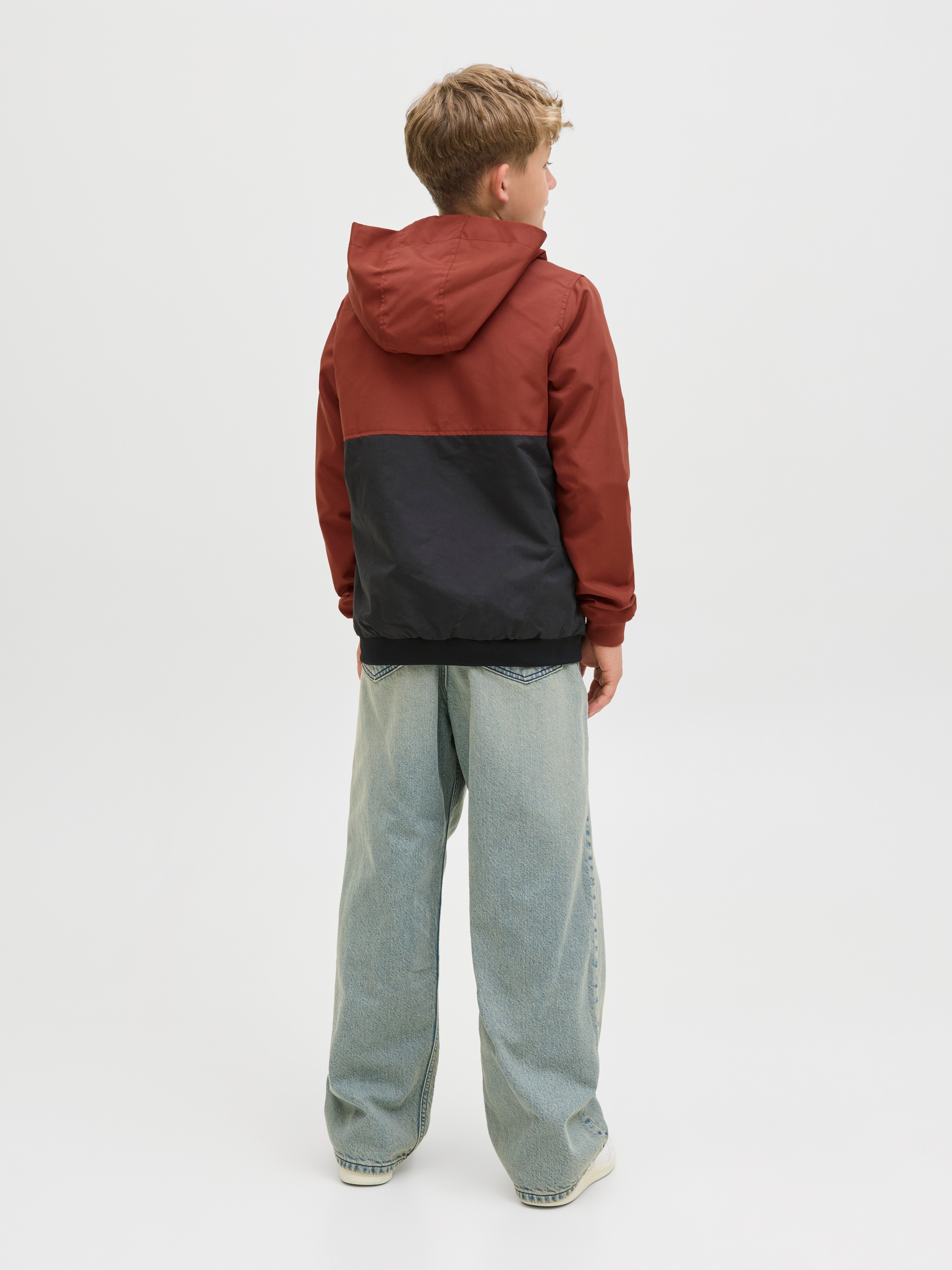Jack & Jones Junior Outdoorjacke »JJERUSH wasserabweisend, mit Kapuze, mattes Finish« mit Kapuze colorblocking, modisch, regular fit, Kapuze