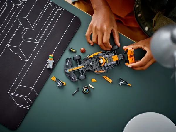 LEGO Speed Champions 76919 McLaren Formel 1-racerbil for 2023