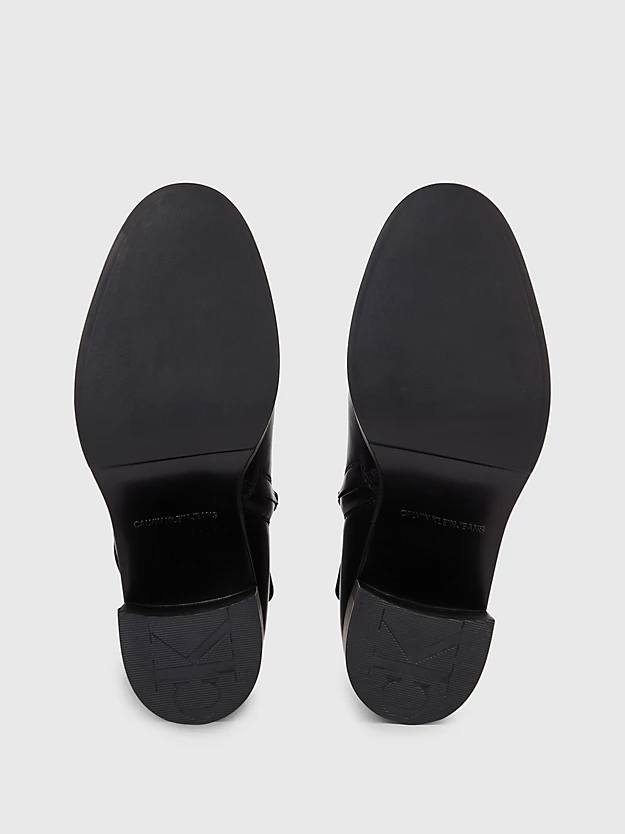 Botas de tornozelo de couro com salto