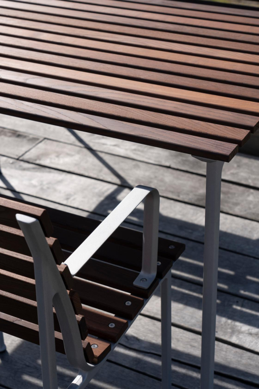 Hay Traverse tuintafel 140x83