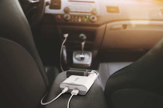Hähnel Powerstation Unipal Plus batterioplader