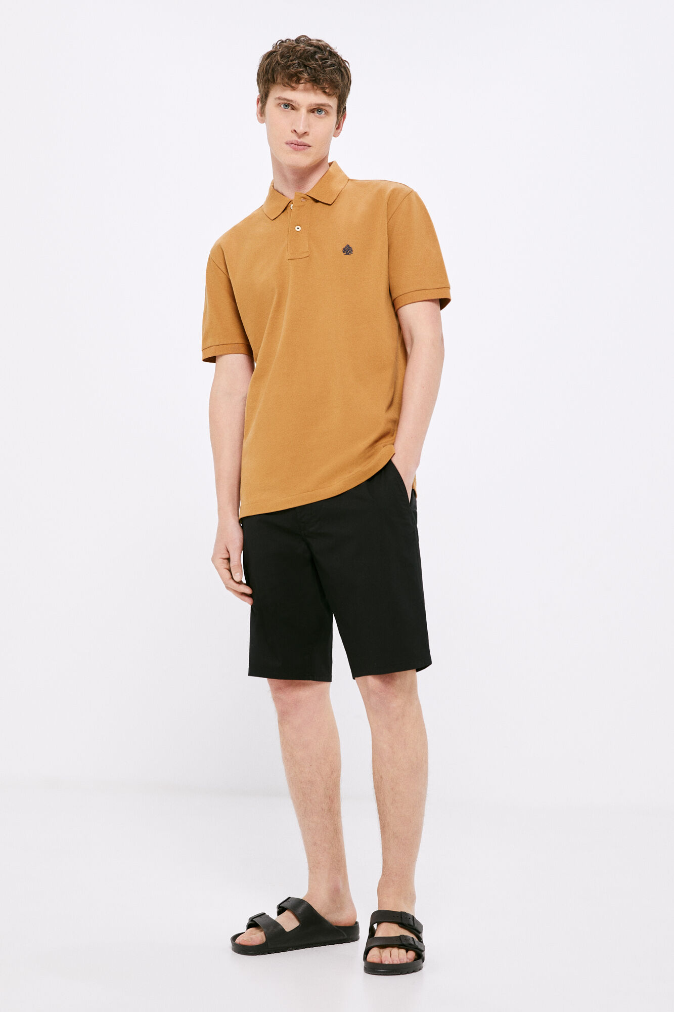 Camisa polo básica em piqué - bege