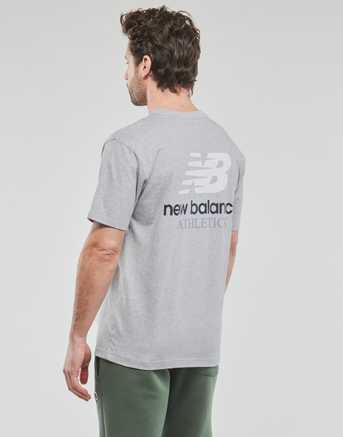 New Balance - ATHLETICS GRAPHIC T-SHIRT - Gris