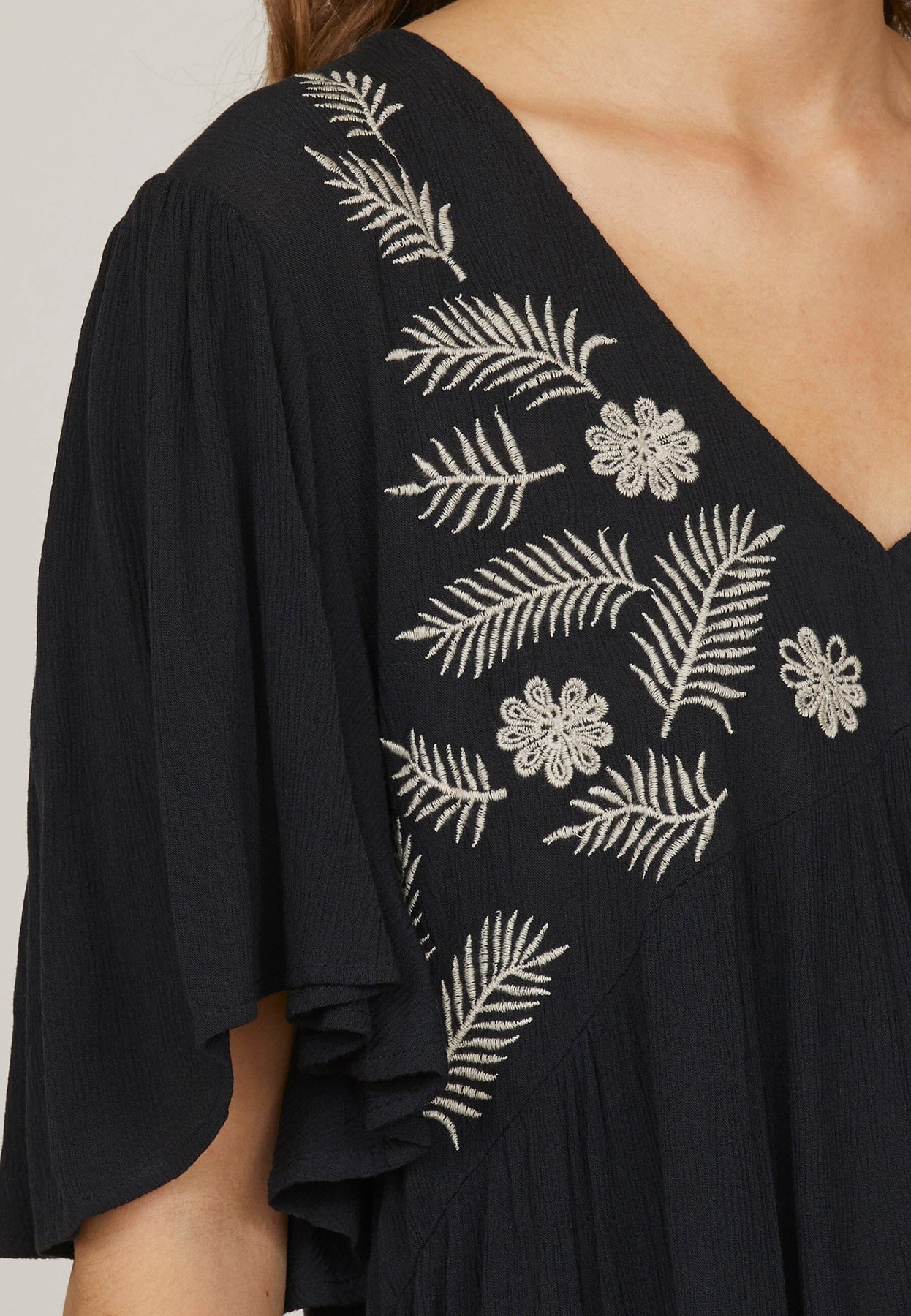 Sisters Point Inza-Top 001 black bamboo