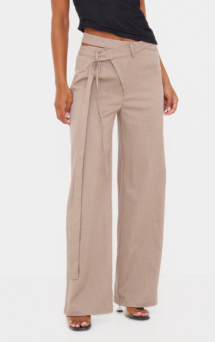Taupe Pantalon Tailleur Premium Avec Détail De Ceinture Croisée