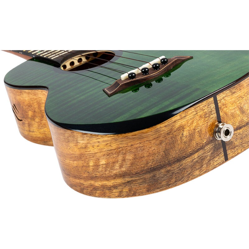 Flight Royal Series Comet EQ-A Tenor Green elektrisch-akoestische ukelele met deluxe gigbag