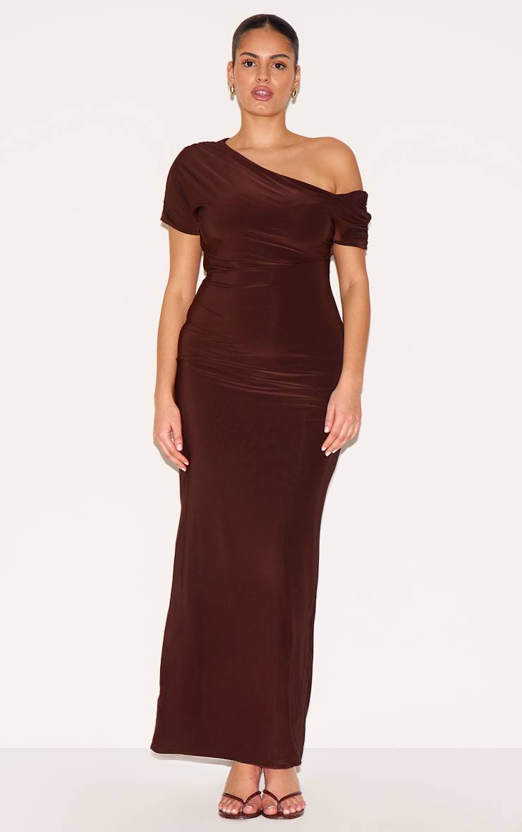 Dark Chocolate Robe Maxi Asymétrique À Manches Froncées En Tissu Slinky Double Couche Grande Taille