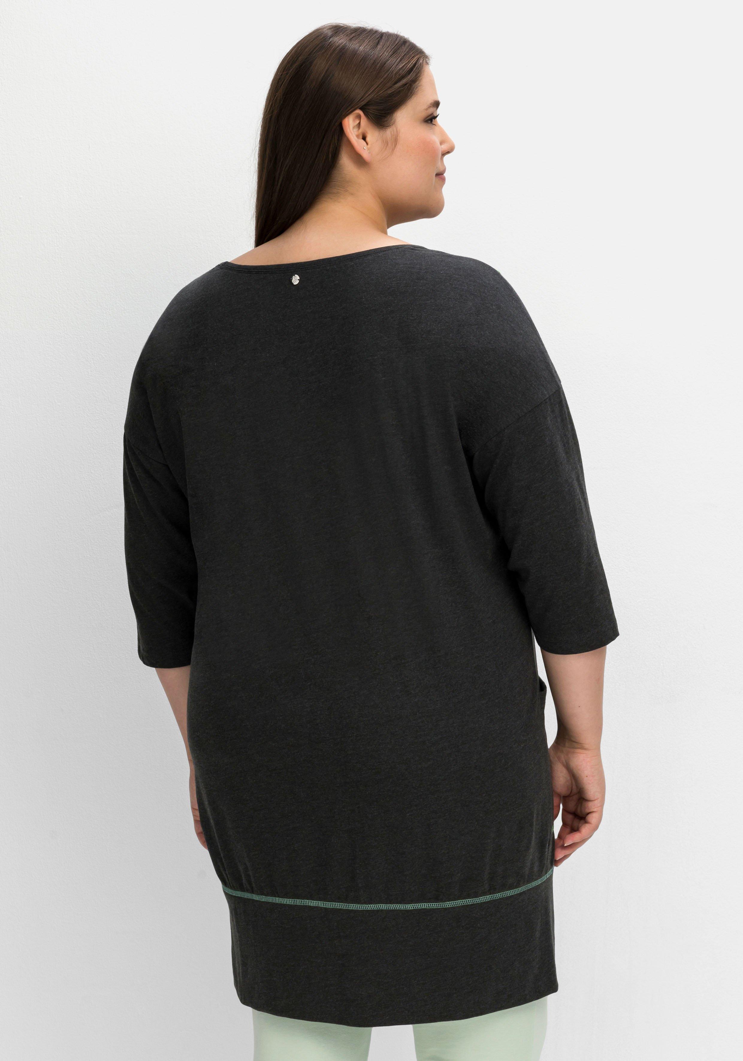 Relax-Shirtkleid mit Kontrastnähten und Saumbund