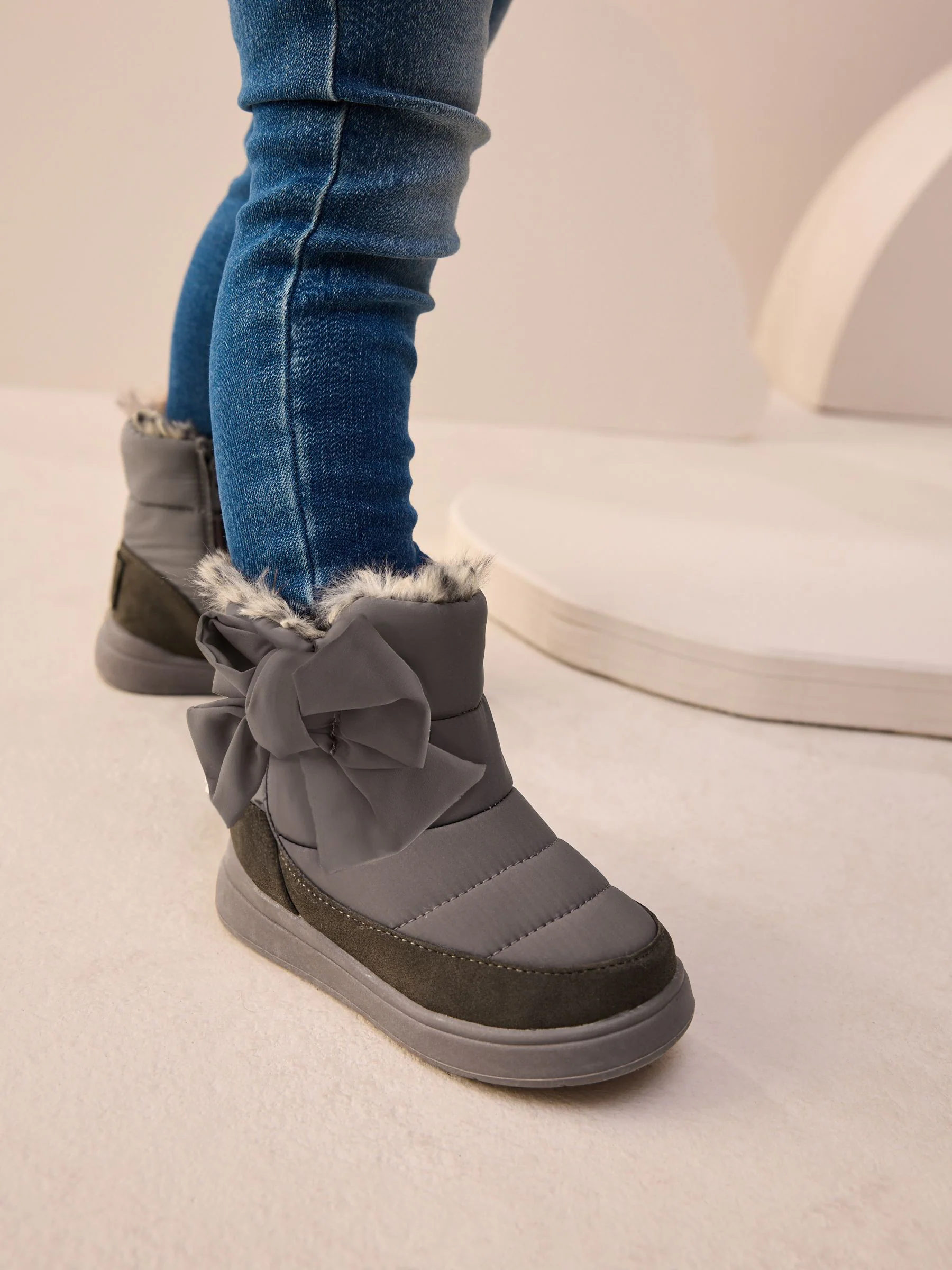 Grijs - Waterafstotende gewatteerde Boots met Strik