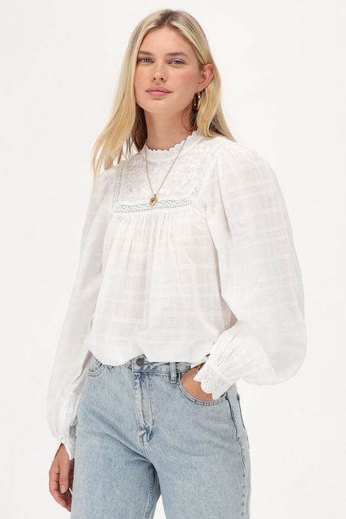 Witte top met tapes en embroidery